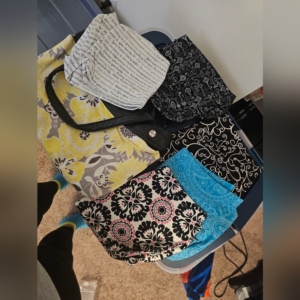 Thirty one purse bundle